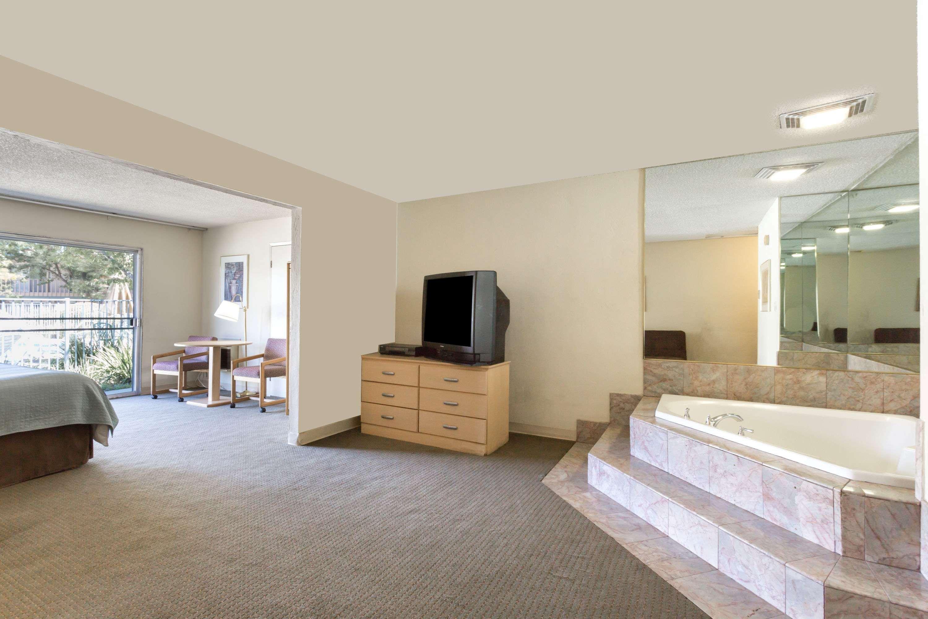 Days Inn By Wyndham Novato/San Francisco Kültér fotó